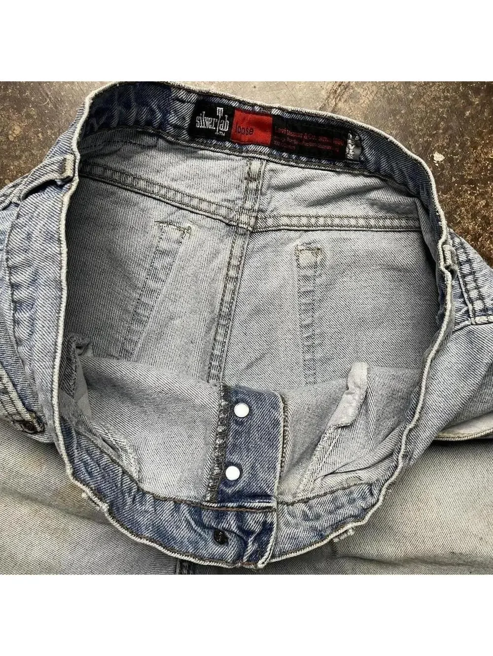 Vintage Levi SilverTab Shorts Size 34 Loose Fit Light Wash Blue Denim